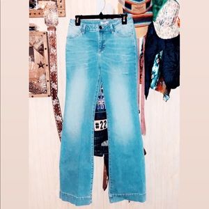 Wrangler Trousers✨ size 28 long